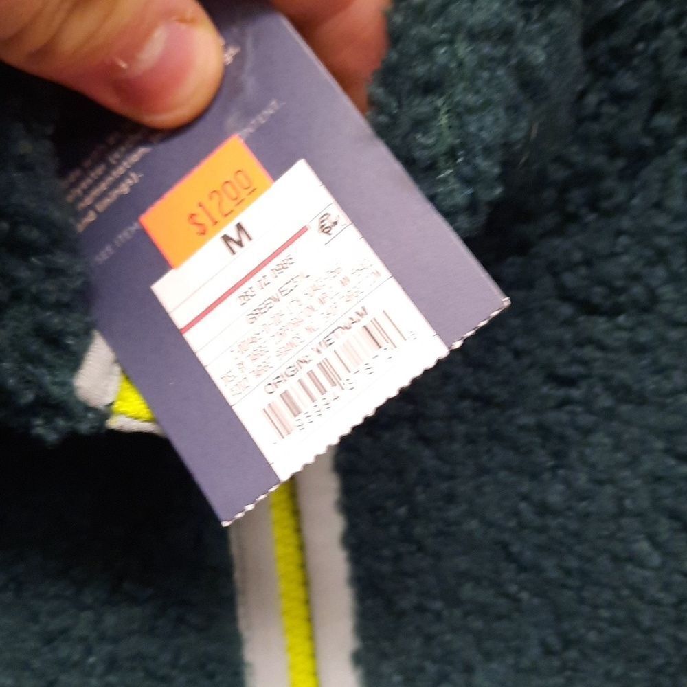 Green coat - Picture 2 of 4